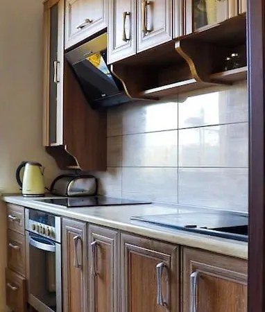 Rodzinne Mieszkanie 2-pokojowe 50m2 Z Bezplatnym Prywatnym Parkingiem I Balkonem Apartment