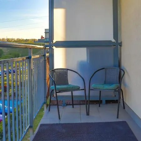 Apartment Rodzinne Duze Mieszkanie 50M2 Z Balkonem I Bezplatnym Prywatnym Parkingiem