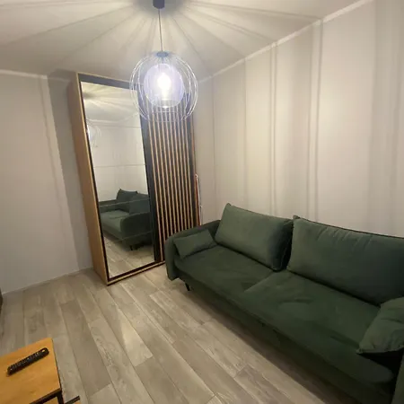 Rodzinne Duze Mieszkanie 50M2 Z Balkonem I Bezplatnym Prywatnym Parkingiem *