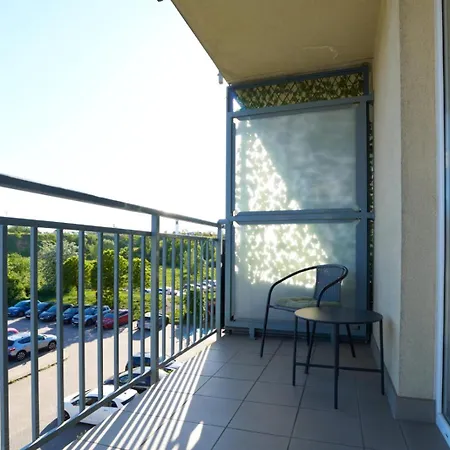 Apartment Rodzinne Duze Mieszkanie 50m2 Z Balkonem I Bezplatnym Prywatnym Parkingiem